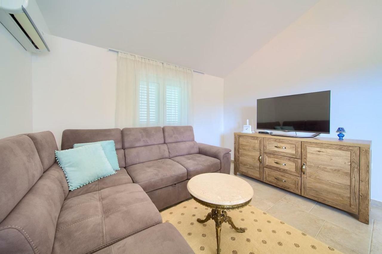 Apartment Sabina Soline โซลิเน ภายนอก รูปภาพ